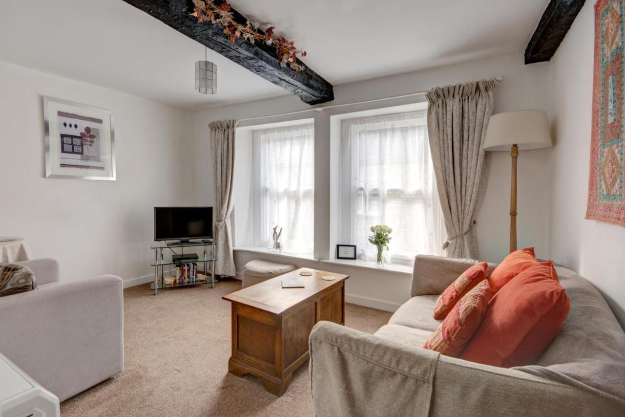 Katrinas Apartment By Treetop Property Cirencester Exterior foto